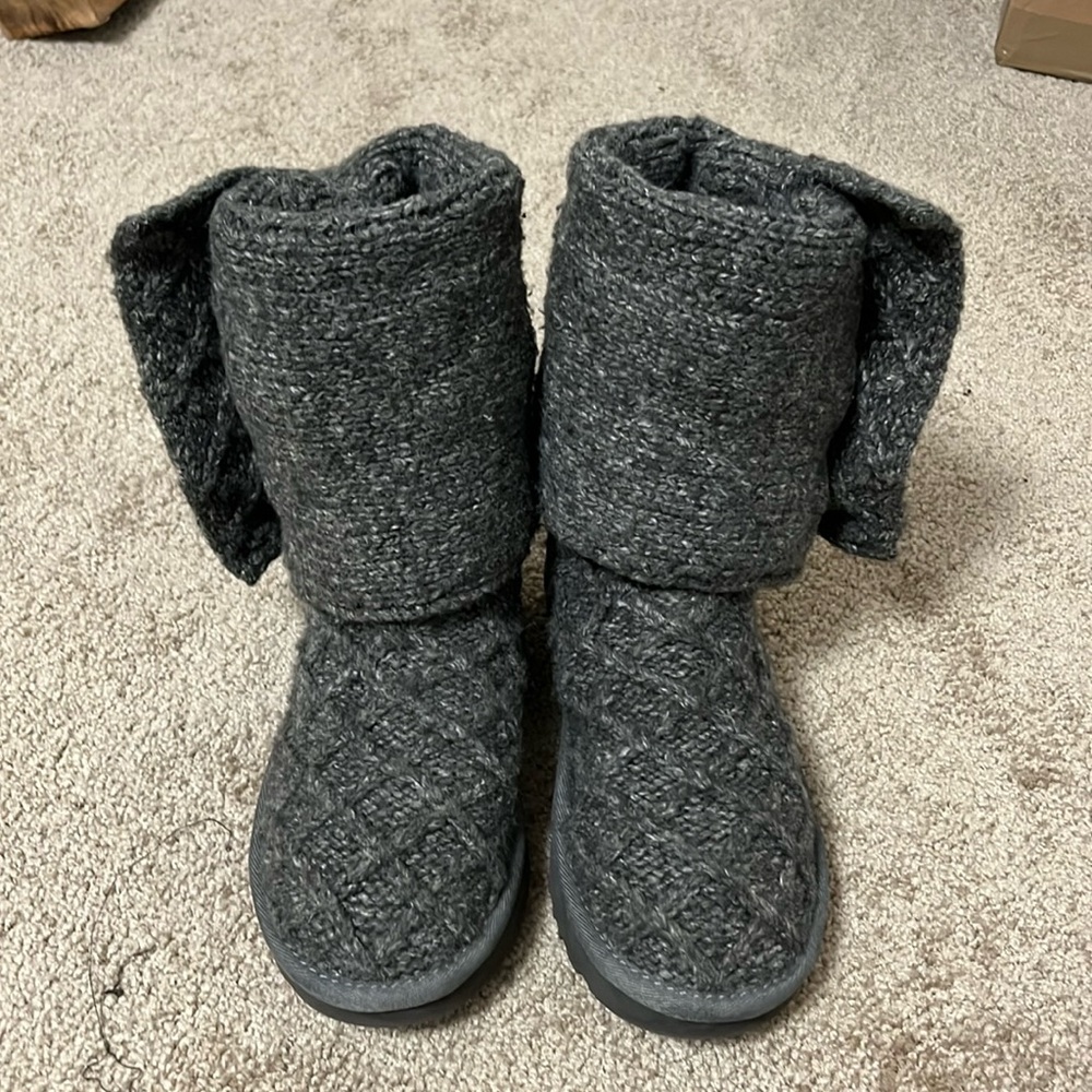 Grey Sweater Knit Uggs size 5